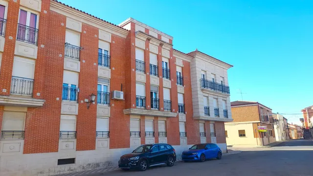 PISO EN VENTA DE TRES habitaciones EN CIGALES — 40