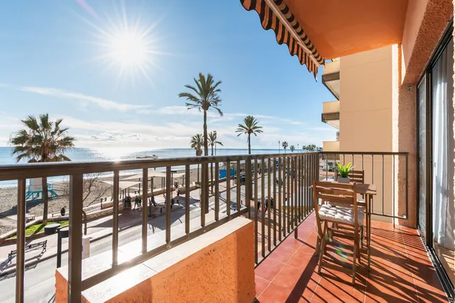 Apartamento frente al mar en Fuengirola - 2 dormitorios y 70m² — 2