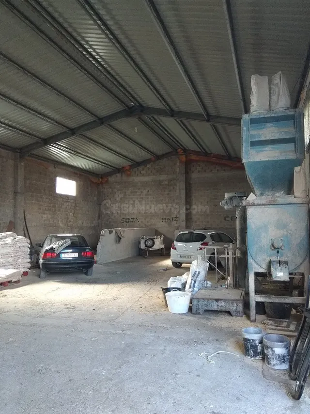 Se vende parcela con nave - foto 4
