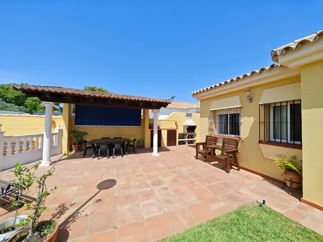CHALET CON PISCINA EN SANCTI PETRI — 15