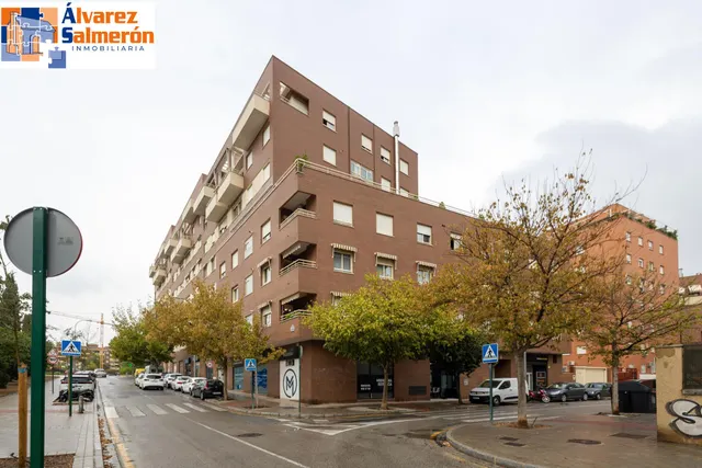 Piso de dos dormitorios en Sanders, en urbanización privada con piscina, pistas de padel, plaza de garaje y trastero — 25