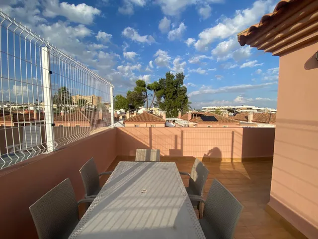 Tomares. bonito triplex amueblado junto al ayuntamiento — 47