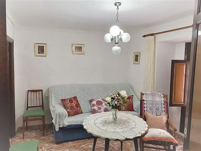 Ideal cómo inversión o si desea vivir en un pueblo con encanto como es Iznájar (Córdoba). — 12