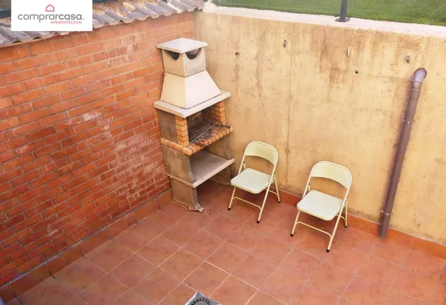 Ático Dúplex en Valdeacederas con Amplia Terraza y Comodidades Modernas — 16