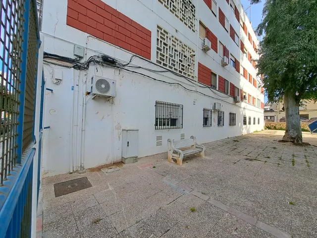 LOCAL COMERCIAL EQUIPADO COMO CARNICERIA — 11