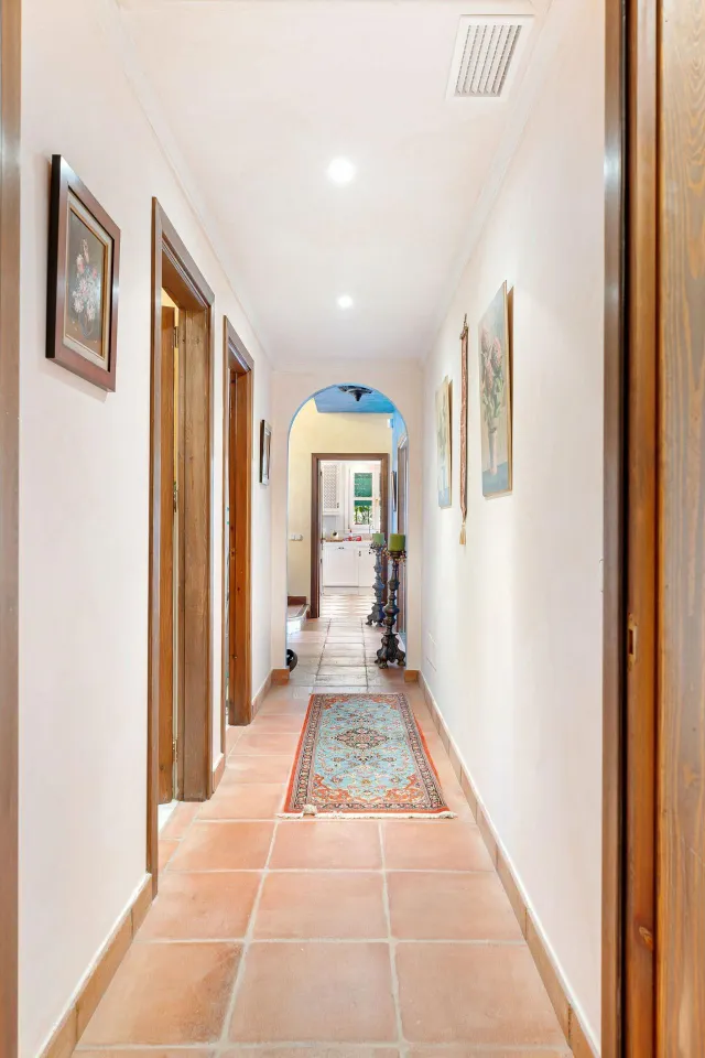 VILLA DE LUJO CON ESTILO ANDALUZ EN BENAHAVIS — 14