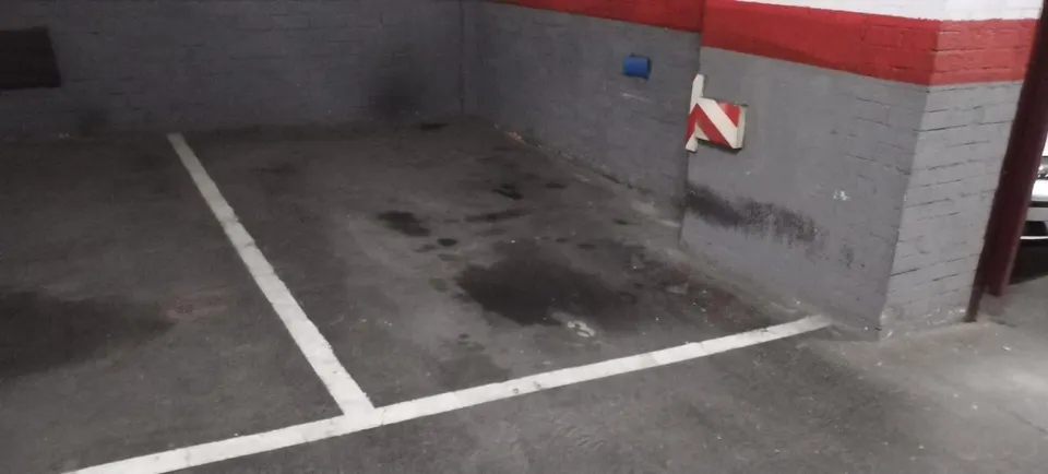 PLAZA PARA COCHE MEDIANA!!