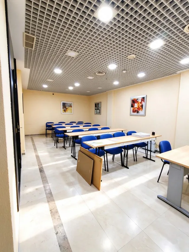 Local para oficinas, gimnasio o clínica en venta en el Centro de Badajoz — 17