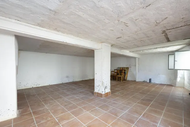 !Extraordinario local comercial con sótano!! — 10