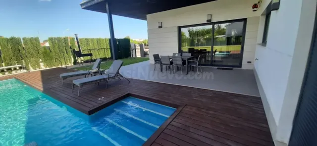 🌴 Villa de lujo con piscina y jardín en alquiler - foto 4