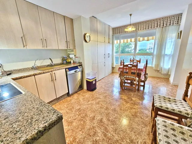 Vive la luz y el espacio en este amplio piso de Garden Playa! — 32