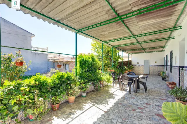 CASA CON TERRENO EN PLENO CENTRO DE ALBOLOTE — 14