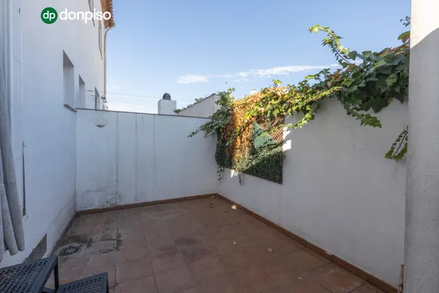 Casa adosada con terraza, vistas a Granada y Sierra Nevada, garaje y sótano — 48