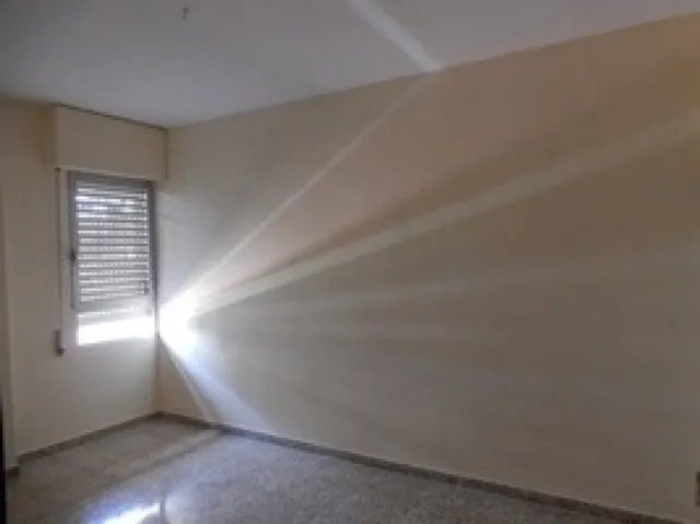 Piso de 4 habitaciones, 2 baños, salón, cocina y terraza. — 12