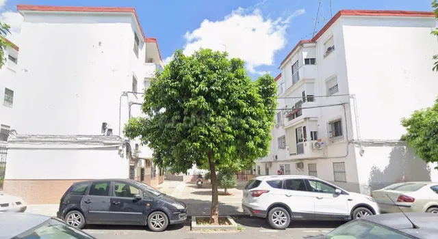 SE VENDE PISO OKUPADO en Calle CONSTANTINA Nº 6 Sevilla (Sev - foto 2