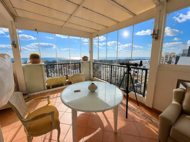 Exclusivo ático con vistas al mar en una de las mejores urba
