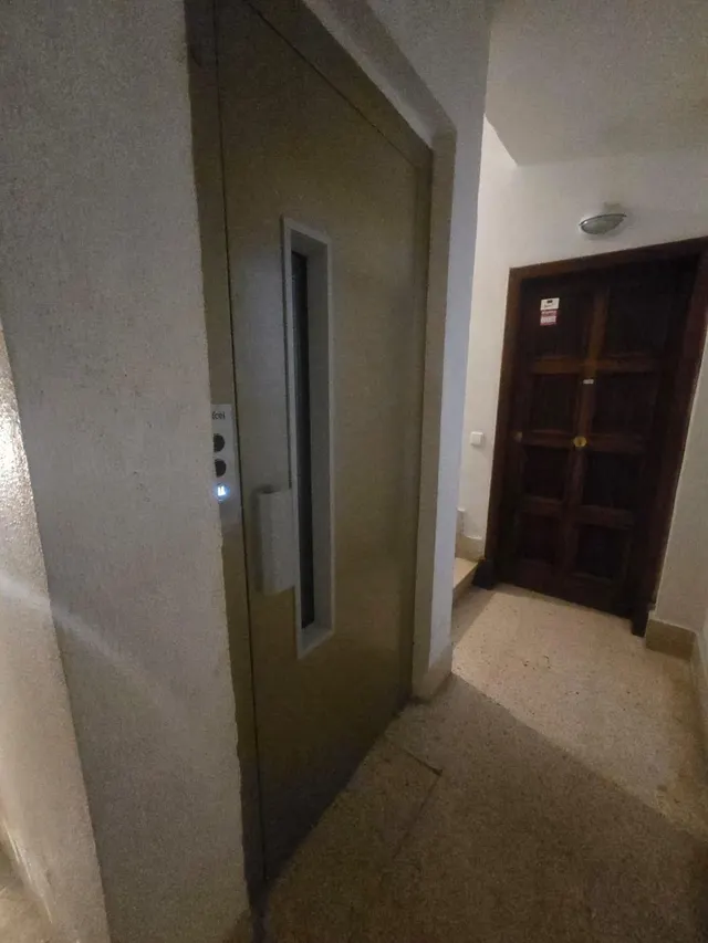 Gran piso todo exterior a  5 minutos del centro. — 38
