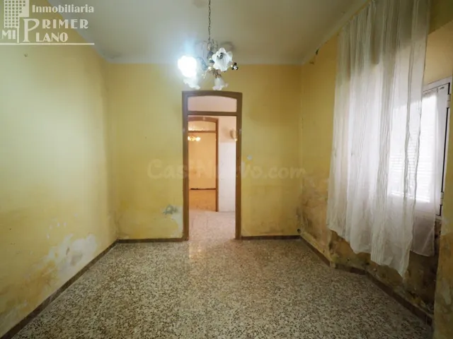 Oportunidad de Inversión en Tomelloso: Casa junto a calle Sa - foto 3
