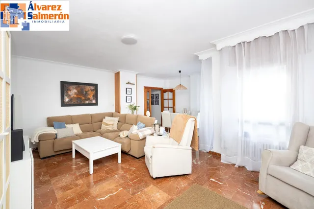 Piso y cochera en venta junto Acera de Darro. — 12