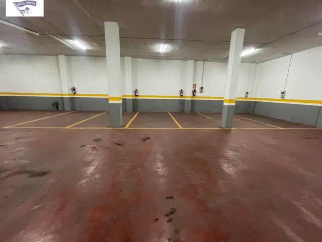 LOCAL CON VADO. 9 PLAZAS DE GARAJE. POSIBILIDAD DE T RASTEROS — 3