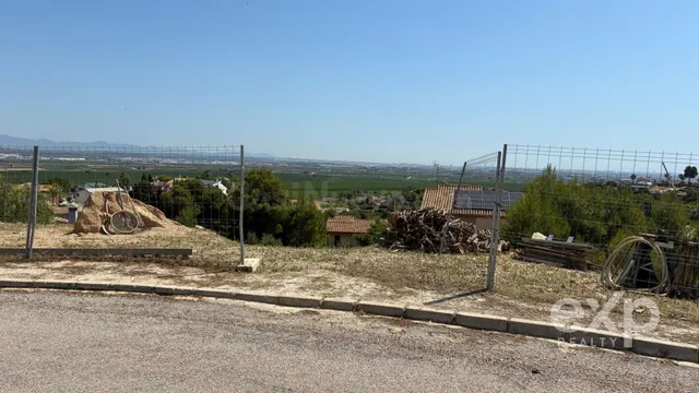Parcela Urbana de 945 m2 con hermosas vistas en San Miguel -