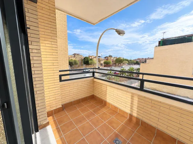 Piso muy luminoso en venta en zona Alcampo — 7
