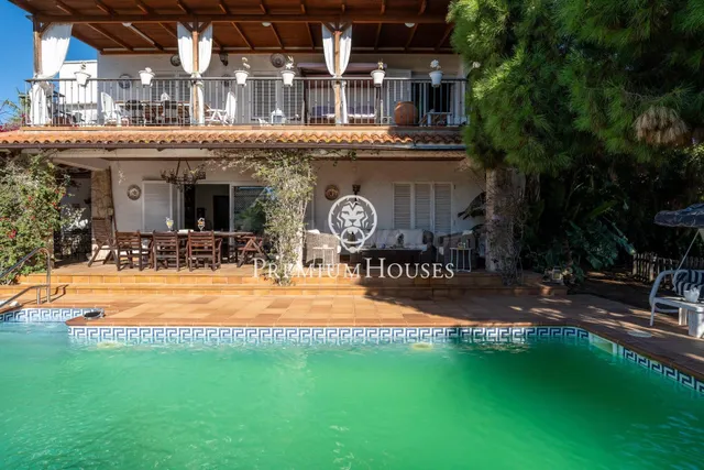 Casa independiente con piscina y jardín en Vallpineda — 4
