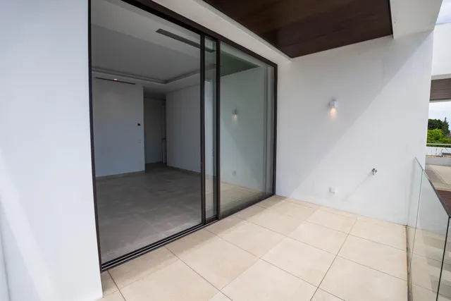 DOS ESPECTACULARES VILLAS RECIÉN TERMINADAS EN EL CENTRO DE MARBELLA — 31