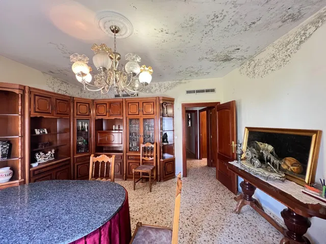 Gran casa con garaje y Local en Plaza Santa Marina — 6