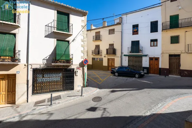 Espectacular edificio a 3 calles con vivienda y locales comerciales en pleno centro de Alhama de Gr — 47