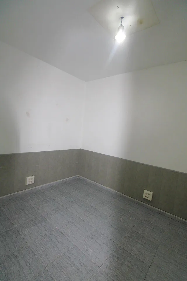 Alquiler de local comercial en Monteolivete. — 8