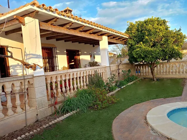 CHALET CON PISCINA EN JUNTA DE LOS RIOS — 3