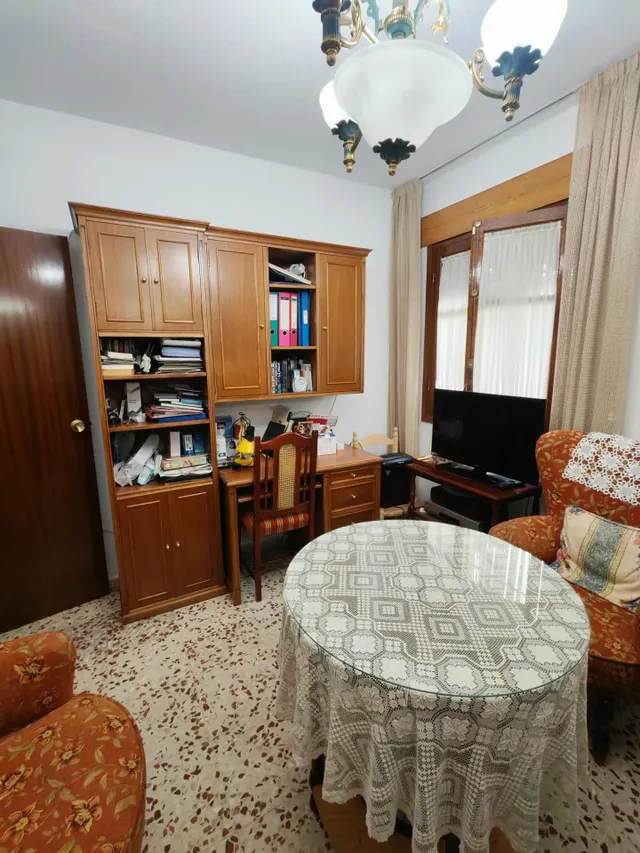 Piso de 3 dormitorios con trastero y patio en santa marina — 12