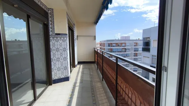 Alquiler: piso reformado a estrenar, 3 hab y 2 baños, cerca de Renfe, Gandia — 7
