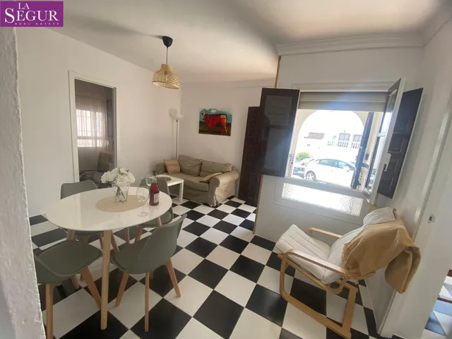 CASA EN PLANTA BAJA EN ZONA NUEVA — 4