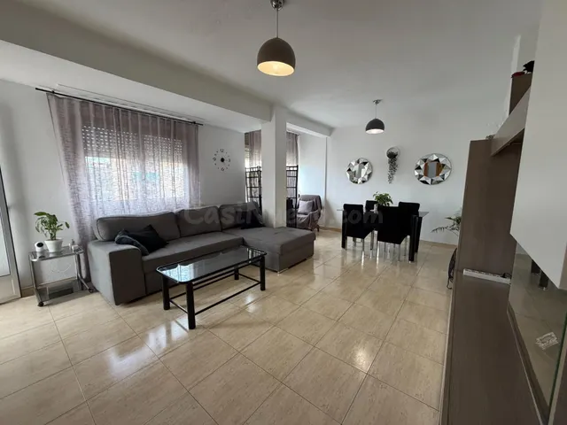 ¡PISO REFORMADO DE 3 habitaciones CON BALCÓN JUNTO AL HOSPIT - foto 2