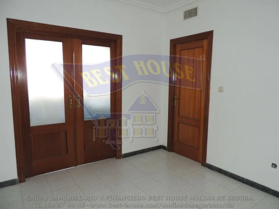 ++disponemos de 2 oficinas en Molina de Segura zona Centro++