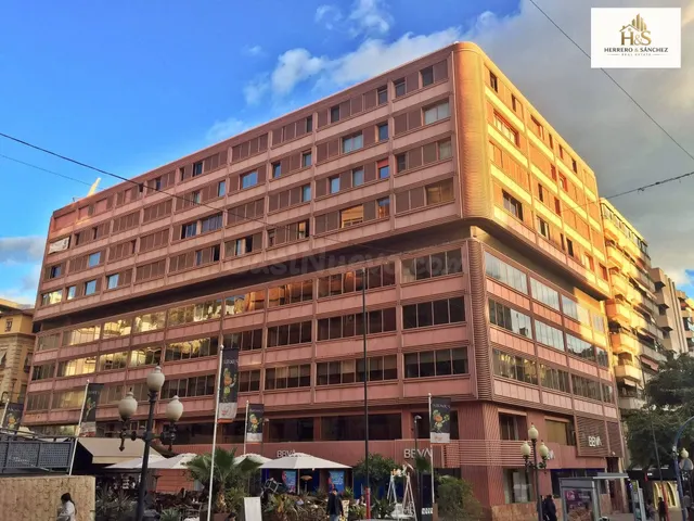 PISO CONVERSIBLE EN VIVIENDA EN EDIFICIO EMBLEMÁTICO – LA RA