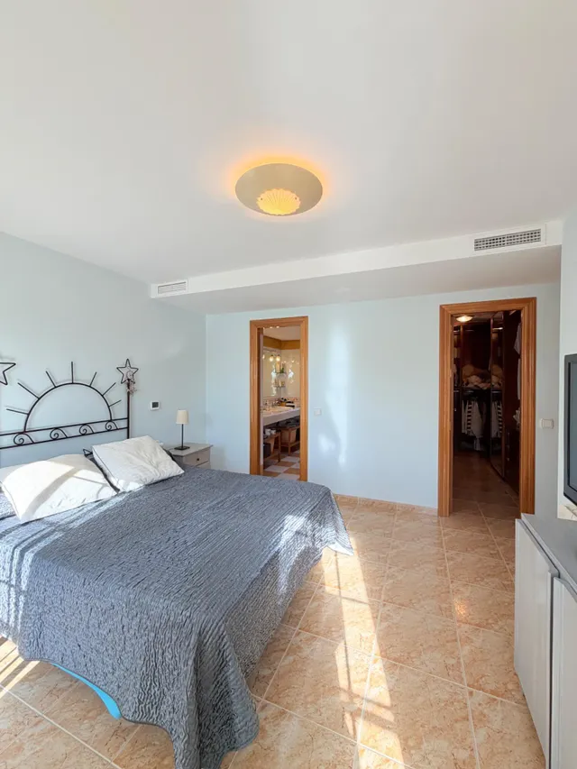 CHALET EXCLUSIVO EN ALZABARES ELCHE, CON PISCINA, ALTAS CALIDADES Y A SOLO 2 KM DEL HOSPITAL — 42