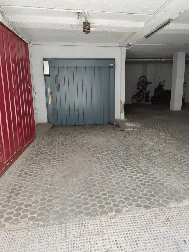 Plaza de garaje en centro de Granada — 6