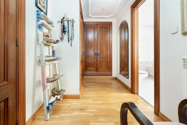 CHALET ADOSADO EN ZONA LA CALETA — 34