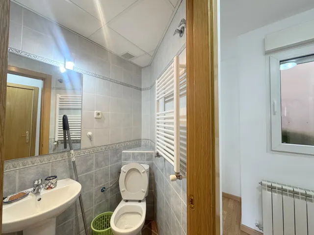 Piso en planta baja de primera transmisión, luminoso y con 3 habitaciones — 13