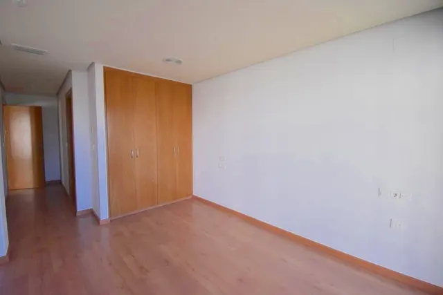 Amplio piso SE VENDE en Torrevieja – 3 habitaciones, terraza y garaje incluido — 19
