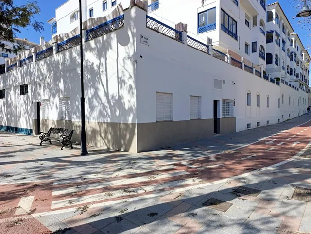 APARTAMENTOS MODERNOS E INDEPENDIENTES TOTALMENTE REFORMADOS — 15