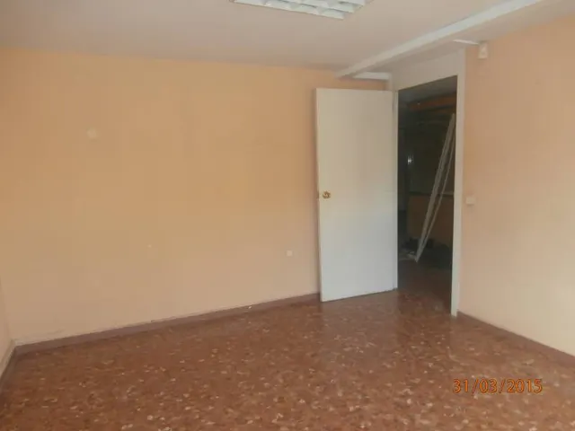AMPLIO  Y CENTRICO ENTRESUELO CON ACCESO INDEPENDIENTE CON SALA DE GRABACION INSONORIZADA — 11