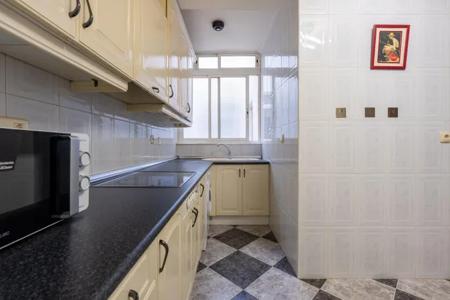 ¡Oportunidad a pasos del Paseo Marítimo de Almería! Piso de 3 habitaciones en El Zapillo — 7