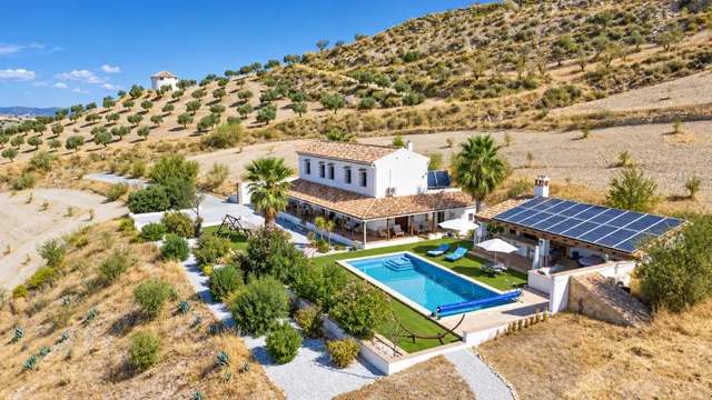 IMPRESIONANTE FINCA RÚSTICA CON DOS VILLAS, PISCINA Y CASI C - foto 5