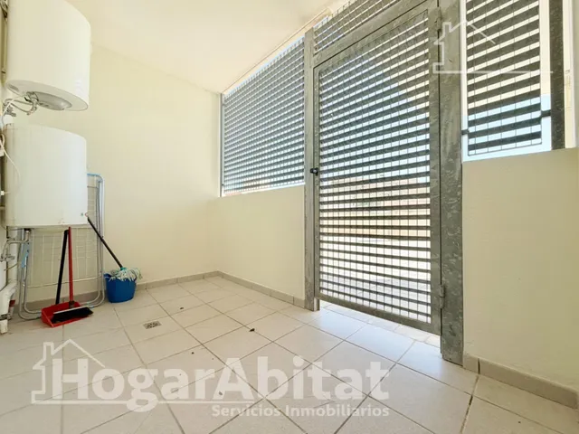 SEMINUEVO CON PISCINA, GARAJE  Y DOS TERRAZAS CERCA DEL METRO — 36