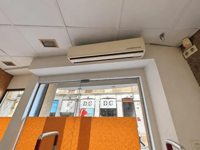 Edificio en venta en pleno centro de Tortosa: local acondicionado, división horizontal y terrado con vistas — 6