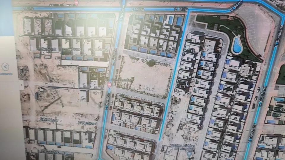 Oportinidad, terreno con proyecto y licencia aprobada para 10 chalets en Orihuela Costa.